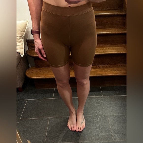 TALENTLESS Women's Tan Ribbed 6inch Bike Shorts - Picture 2 of 4